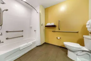 Sleep Inn & Suites Lincoln University Area - Salle de bain
