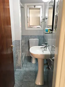 Comfortable Engomi Apartment - Badeværelse