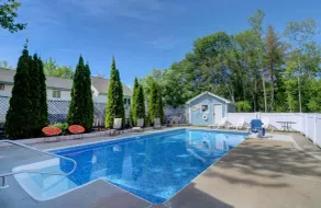 Brookside Inn & Cottages - Piscina