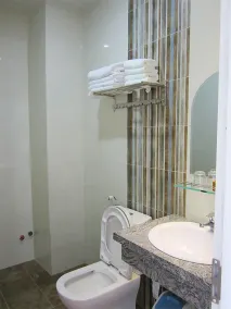 Ninh Chu 2 Hotel - Bathroom
