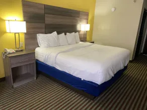 Baymont by Wyndham Oklahoma City Airport - Room