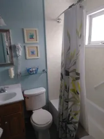 Midway Lodging - Baño