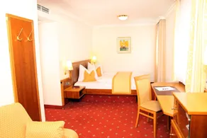 Hotel am Schlosspark Zum Kurfürst - Room