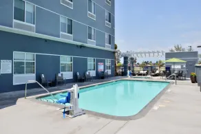 Holiday Inn Express Hotels & Suites Loma Linda by IHG - Piscine