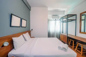Modern Furnished @ 1BR Margonda Residence 1 Apartment By Travelio - Zimmer