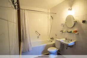 Duta Garden Hotel - Bathroom