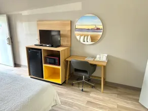 Days Inn by Wyndham Statesboro - Room