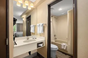 Ramada by Wyndham Portland - Salle de bain