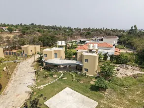 ELIVAAS Urvi Resort | Eco-Luxury Getaway with Pool - Overnatningsstedets facade