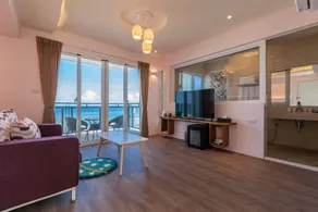 Sea Dragonfly - Room