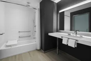 AC Hotel by Marriott St Louis Central West End - Salle de bain