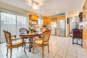 2 Mi to Lake Michigan: Cozy Duplex w/ Private Yard - Innvendig