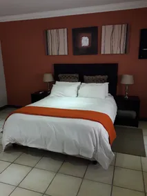 Coyotes Hotel & Conference Centre - Room