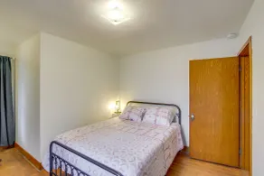 Waterfront Shawano Vacation Rental w/ Patio! - Room