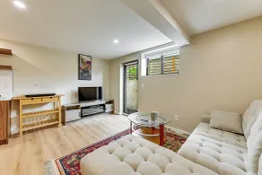 Walk to Seward Park! Pet-friendly Apt w/ Turf Yard - Innenbereich