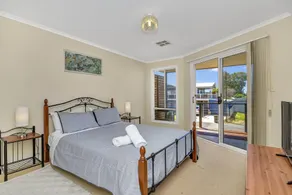 Green Reef Beach House - Aldinga Beach - C21 SouthCoast Holidays - Chambre