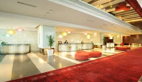 Empire Hotel Subang - Rezeption