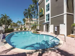 La Quinta by Wyndham Plantation at SW 6th St - Piscine