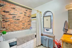 NEU! Haustierfreundliches River District Home mit Feuerstelle! - Innenbereich
