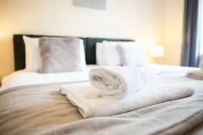 1-bedroom apartment with balcony, Hoddesdon - Room
