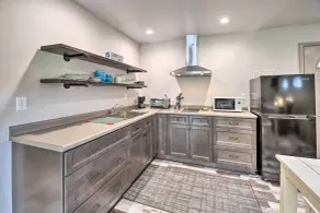 Detached Watauga Riverfront Studio w/ Grill - Interiør