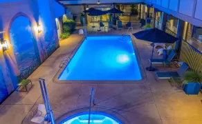 Doubletree by Hilton Campbell - Pruneyard Plaza - Piscine