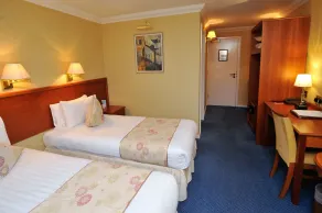 Best Western PLUS Grim's Dyke Hotel - Room