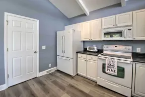 Benton Harbor Lake House w/ Dock & Fire Pit! - Interiør