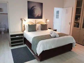 Oceans Hotel & Self Catering - Room