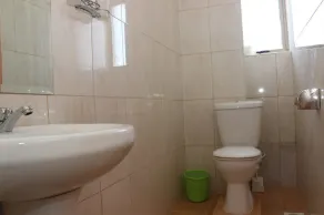 Gees Inn - Bathroom