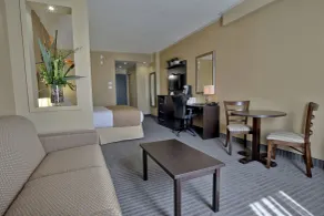 Quality Inn & Suites - Chambre