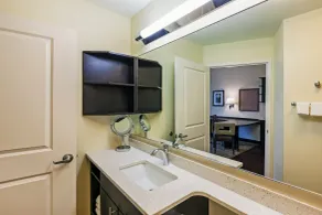 Candlewood Suites Lenexa - Overland Park Area by IHG - Salle de bain