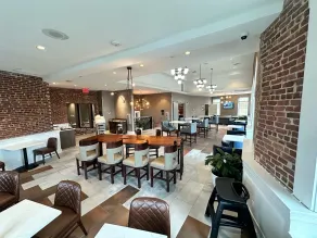 Hampton Inn & Suites Huntington Downtown - Restaurant