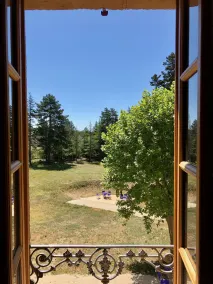 Château Ferrassières - Vue de la chambre