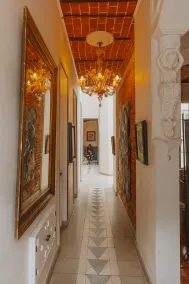 Maximo Mexico Roma - Interior entrance