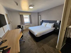 Pendulum Hotel - Room