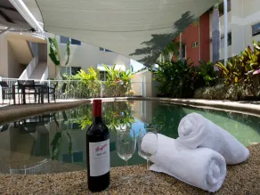 Park Regis Anchorage - Pool
