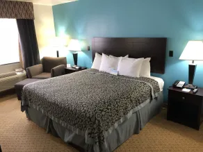 Days Inn & Suites by Wyndham Conroe North - Room