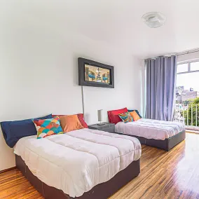 Roma Sur Apartments with Balcony - Family Friendly - Chambre