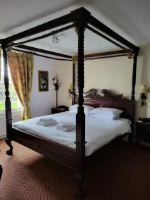 The Mary Arden Inn - Room