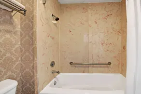 Super 8 by Wyndham Dallas South - Salle de bain