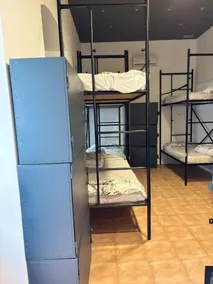 SEVILLE YOUR WAY HOSTAL  - Zimmer