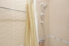 RedDoorz @ Permata Sari Karawaci - Bathroom