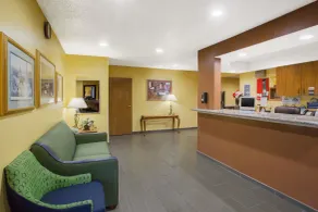 Days Inn by Wyndham Fremont - Hall
