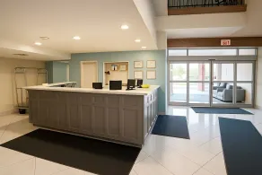 Village Inn & Suites  - Réception