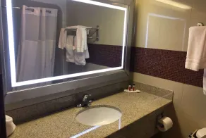 Days Inn by Wyndham Jersey City - Salle de bain