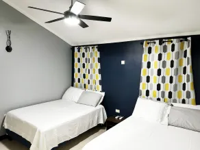 Cozy Crib 5mins from the airport - Zimmer
