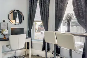 2-bedroom Bed & Breakfast in Adorable Lynn w/ A/C - Interior