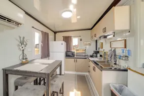 Hunt, Fish & Explore! Tiny Home Near Oologah WMA - Interiör