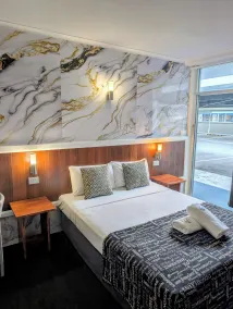 Hampton Villa Motel - Room